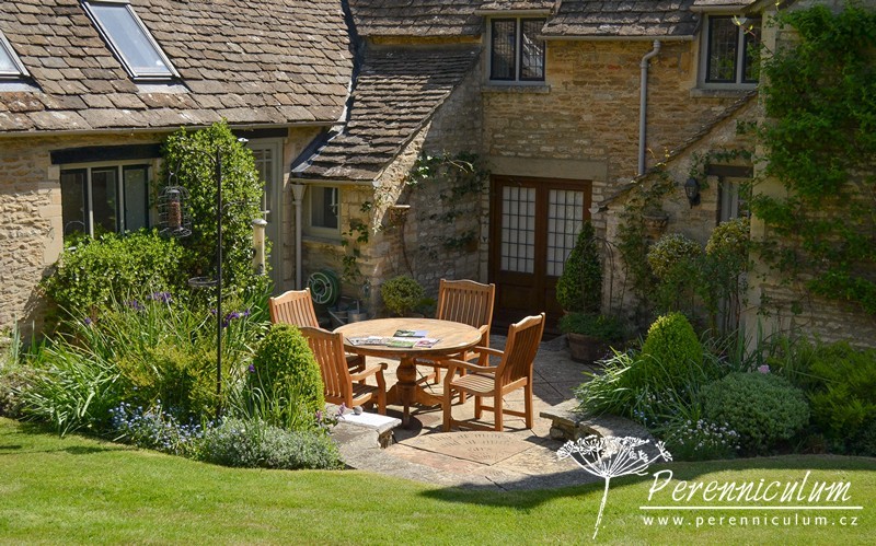 Zahrady Rosemary Verey - Barnsley House a Little House 14 Zahrady Rosemary Verey-Little House