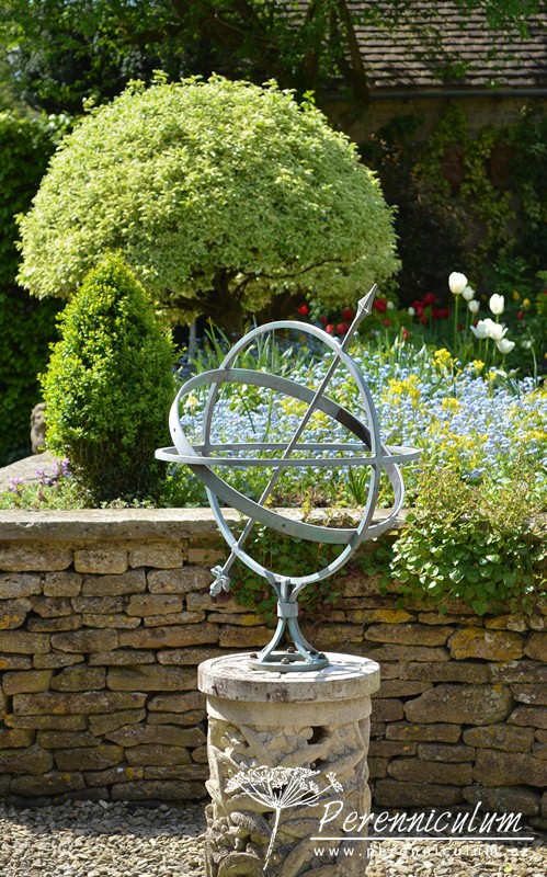 Zahrady Rosemary Verey - Barnsley House a Little House 12 Zahrady Rosemary Verey-Little House