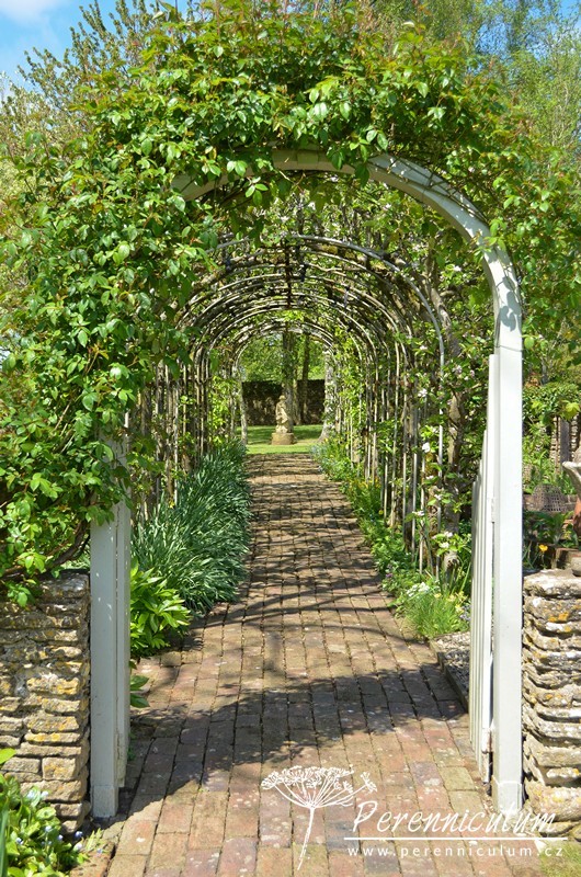 Zahrady Rosemary Verey - Barnsley House a Little House 20 Zahrady Rosemary Verey-Little House