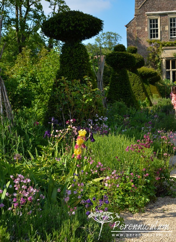 Zahrada v harmonii s okolní krajinou 10 Hanham Court 30