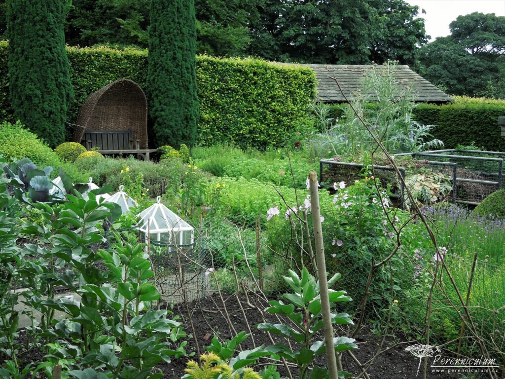 Malá zahrada tisíce překvapení 11 Mala zahrada tisice prekvapeni York Gate 08