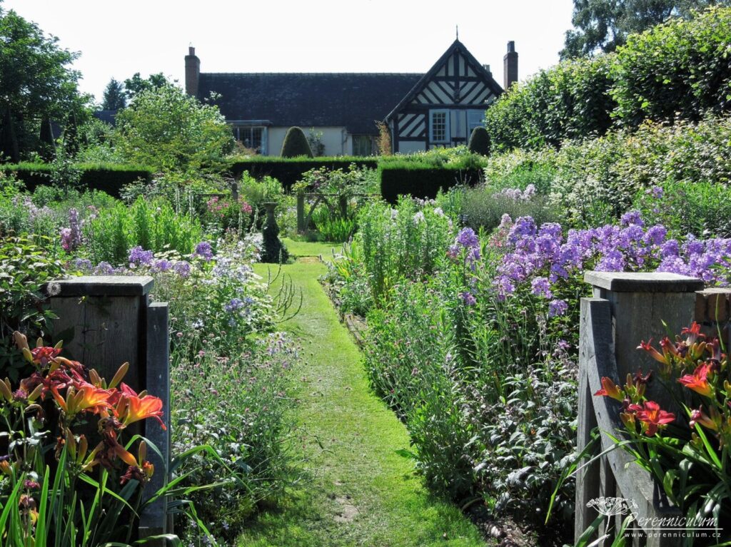 Cestou vzpomínek - Wollerton Old Hall 2 Wollerton Hall 21